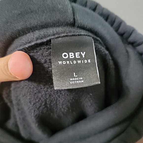 Obey Hoodie L Black Graphic Print Fleece Love Is The Cure Logo Pullover - Picture 7 of 7